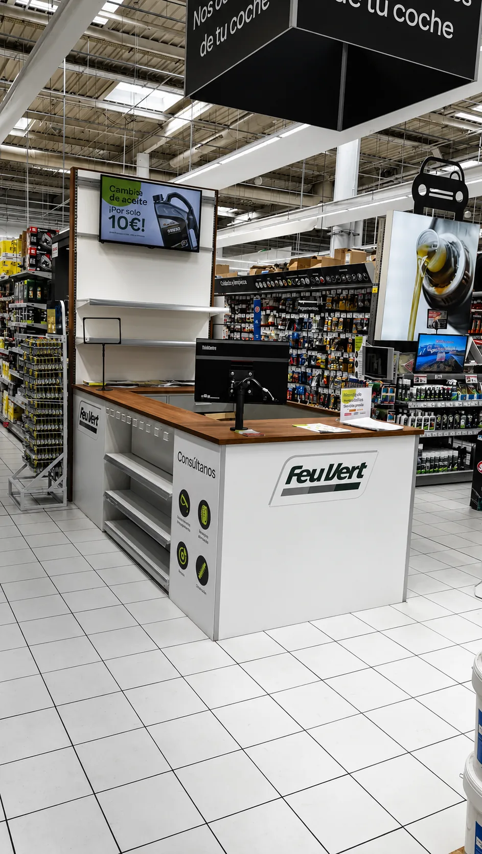 Mostrador comercial a medida montado en tienda